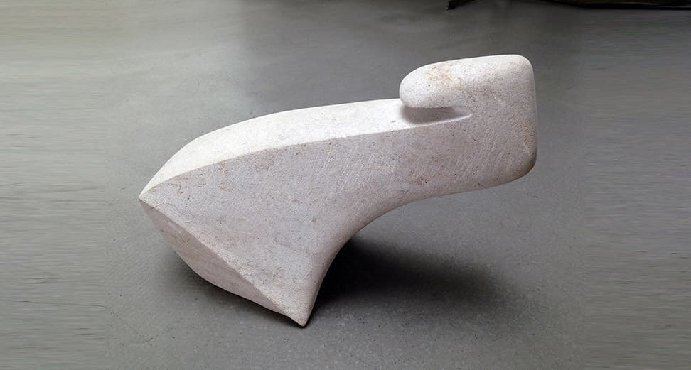 White Stone, sculpture en pierre